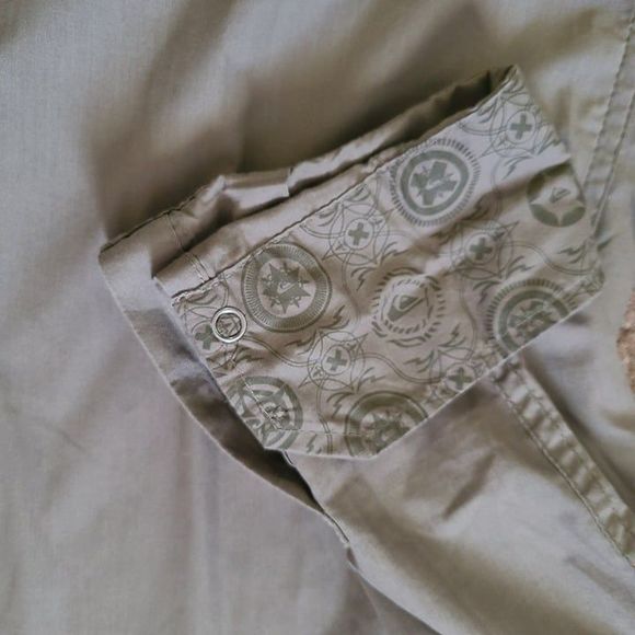 QUICKSILVER Olive Green Distressed  Button Front Shirt SZ XL Cotton Blend Kahk - Picture 2 of 9